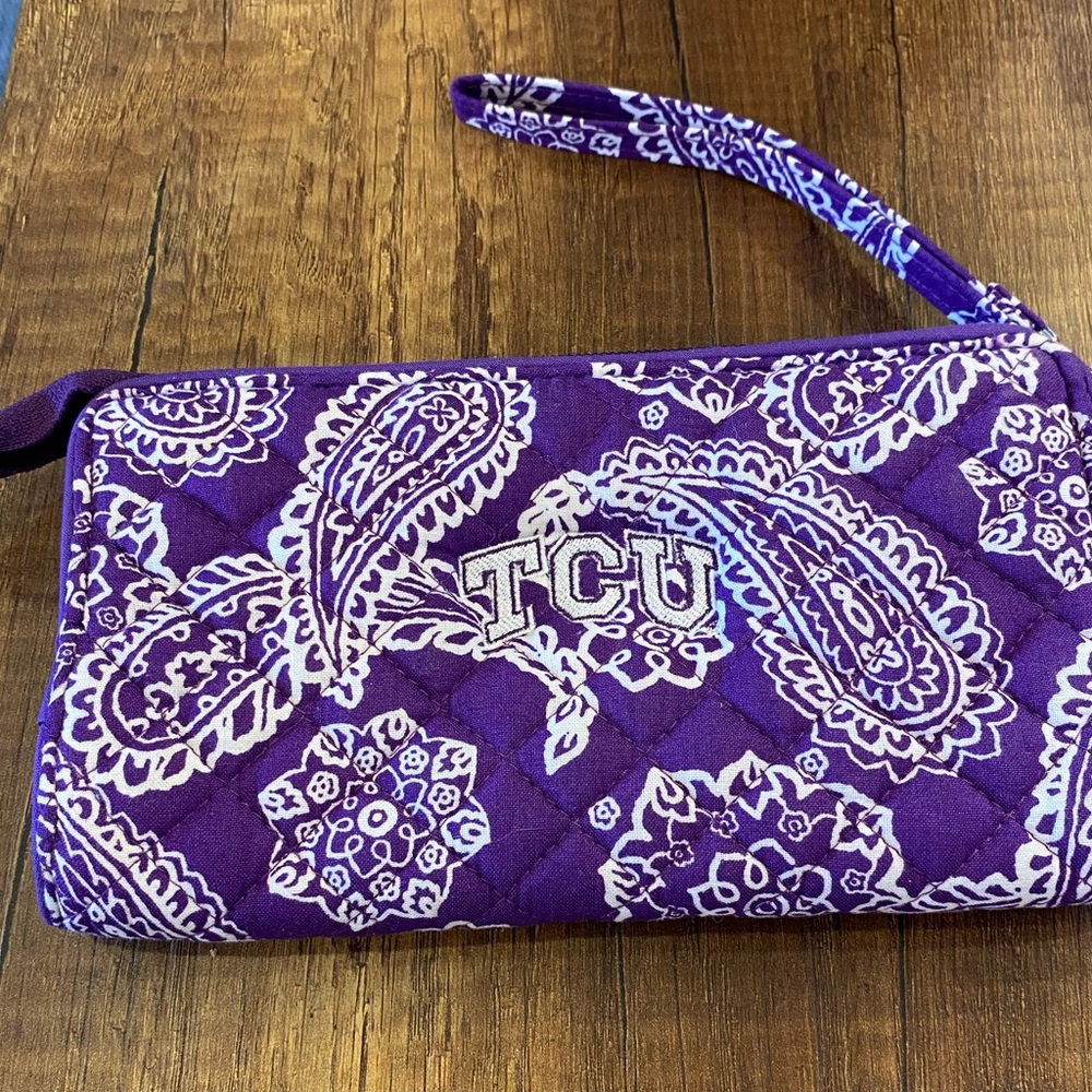 Vera Bradley Purple and White Key Holder with Paisley Design